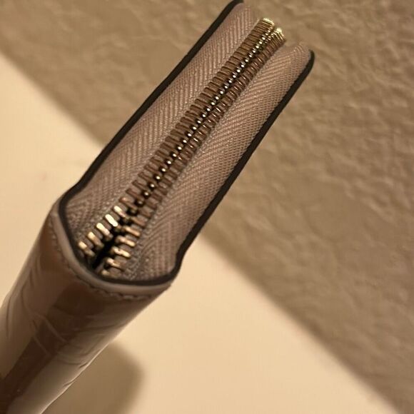 Louis Vuitton Zip Around Vernis Long Wallet Cream Tan LV All Over Logo Print - Picture 9 of 12